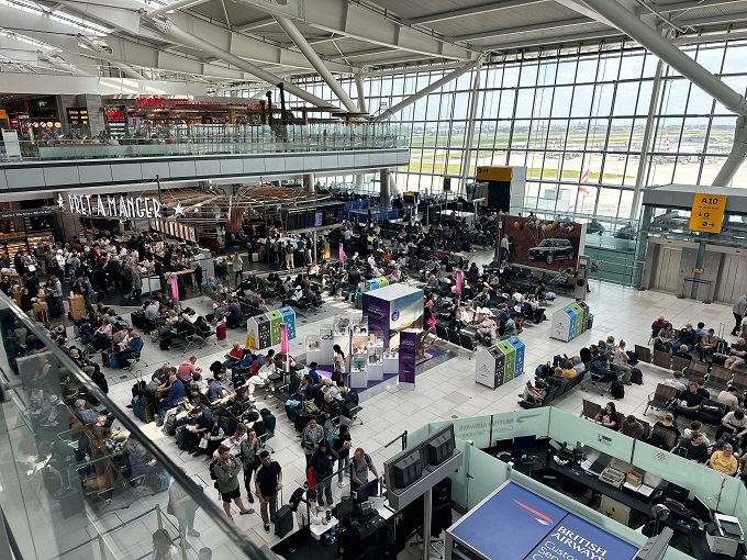 Heathrow Airport in online news & world news