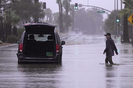 Tropical storm Hilary in California in headline news & bulletin news