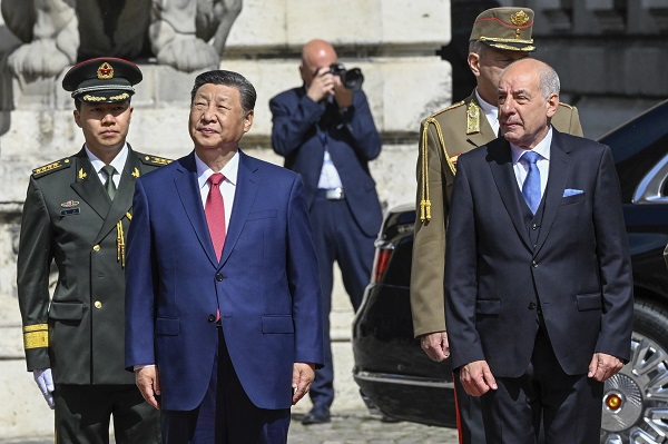 China's & Hungary's leaders meet in world news & bulletin news