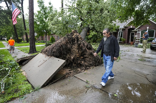 Floods in southeastern Texas in headline news & online news